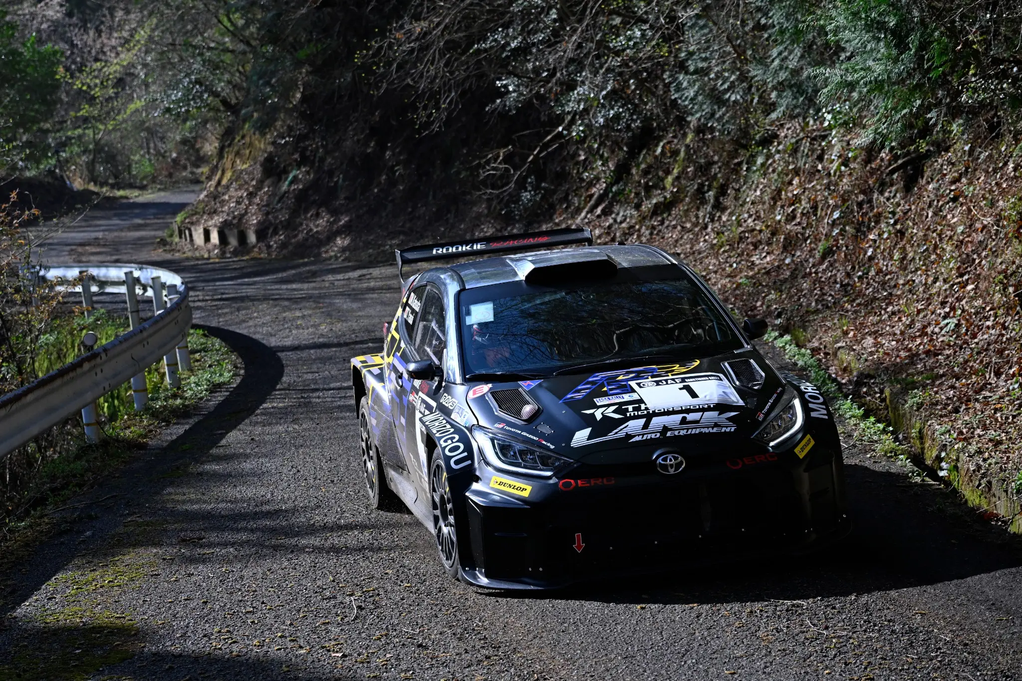 林道を走るGR YARIS Rally2の実写
